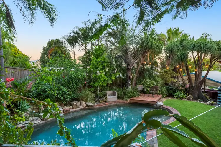 8 Macgregor Street, Woodend QLD 4305