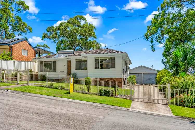 21 Bolton Close, Bolton Point NSW 2283
