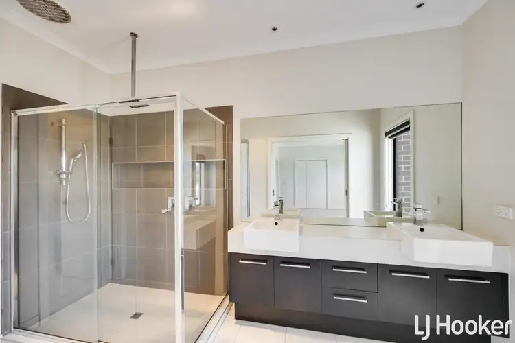 Fourth view of Homely house listing, 8 Halford Way, Strathtulloh VIC 3338