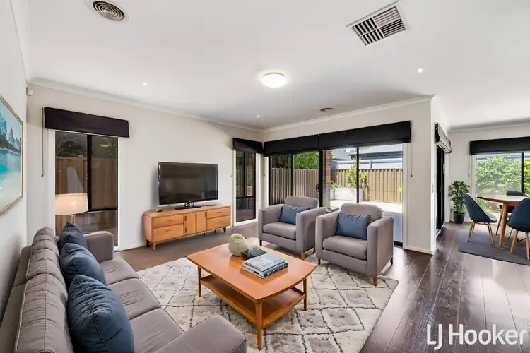 Fifth view of Homely house listing, 8 Halford Way, Strathtulloh VIC 3338