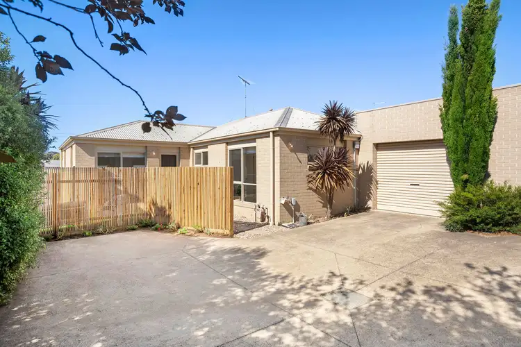 2/13 Summit Avenue, Belmont VIC 3216
