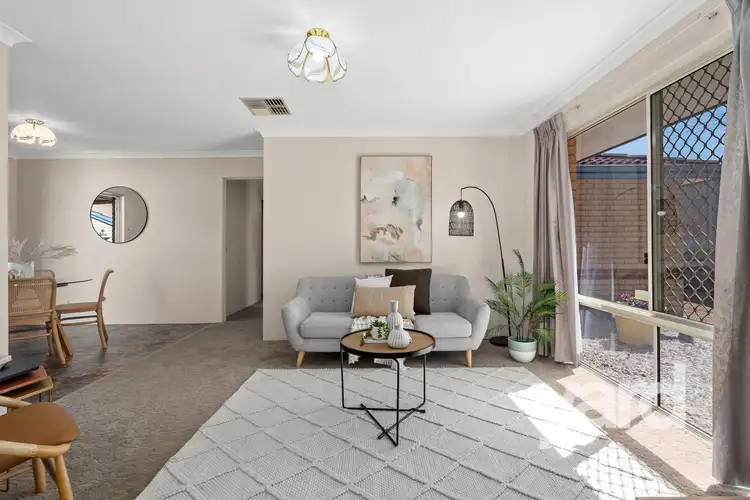 4/6 Bartlett Street, Willagee WA 6156
