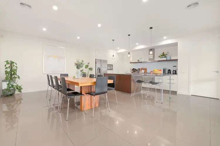 Fifth view of Homely house listing, 2 Excelsior Circuit, Mulgrave VIC 3170