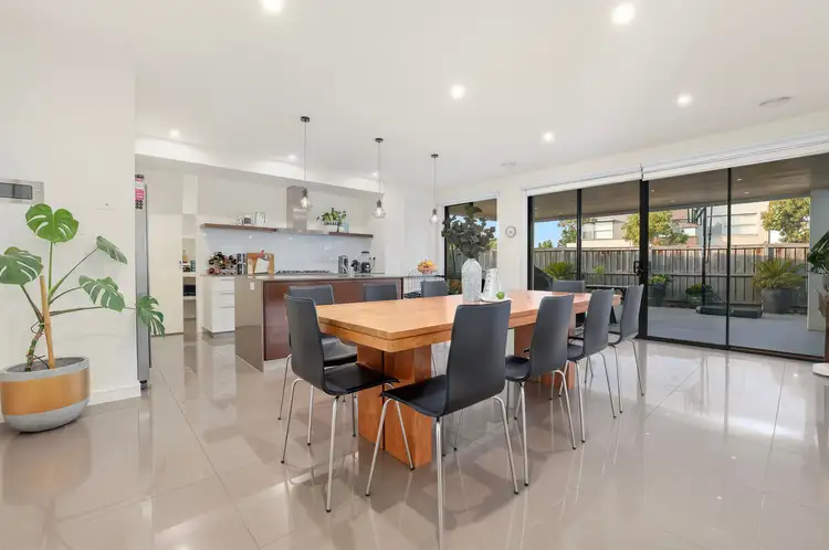 Sixth view of Homely house listing, 2 Excelsior Circuit, Mulgrave VIC 3170