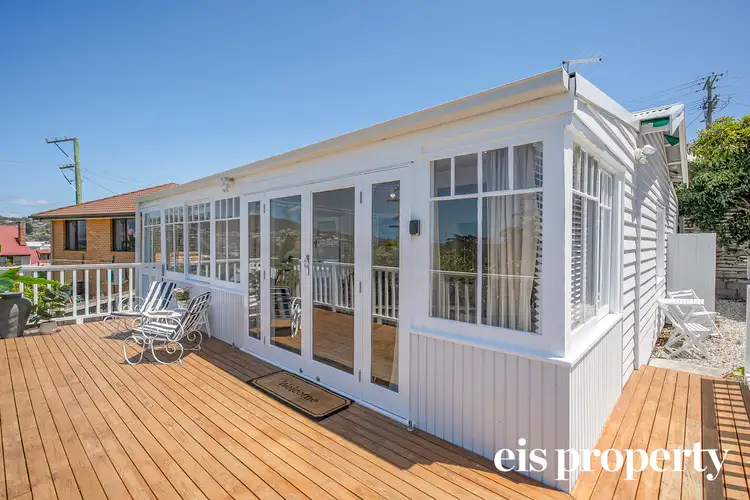 2/140 Roslyn Avenue, Blackmans Bay TAS 7052