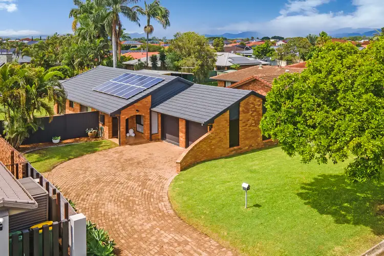 5 Kincardine Drive, Benowa Waters QLD 4217