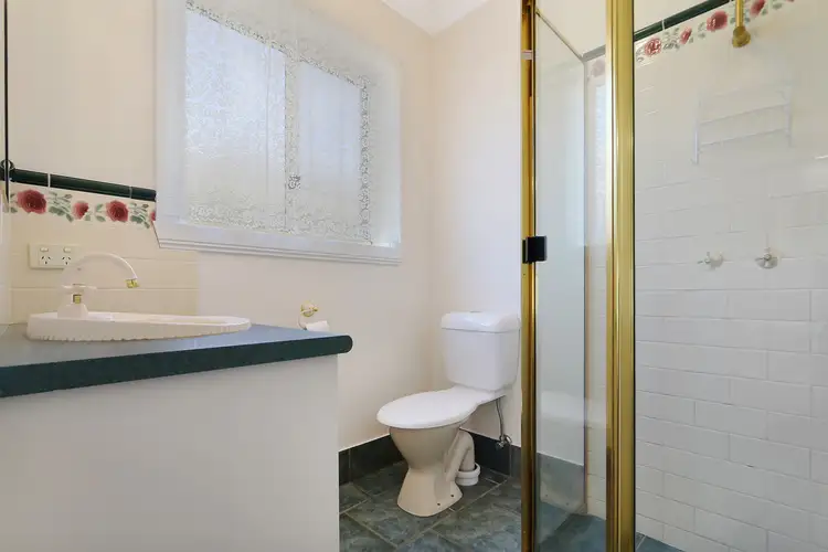 Sixth view of Homely house listing, 5 Clarendon Avenue, Wodonga VIC 3690