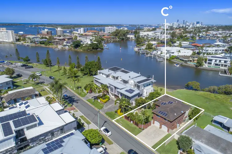 14 Ray Street, Runaway Bay QLD 4216