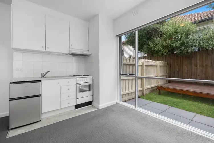 Fifth view of Homely apartment listing, 2/6 Mayston Street, Hawthorn East VIC 3123