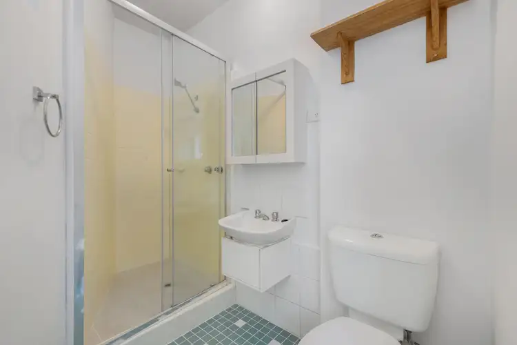 Sixth view of Homely apartment listing, 2/6 Mayston Street, Hawthorn East VIC 3123