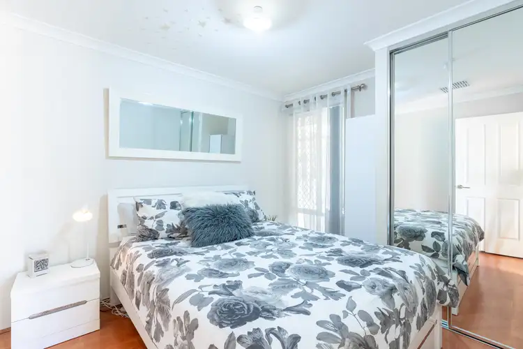 Sixth view of Homely house listing, 10 Sunningdale Circle, Cooloongup WA 6168