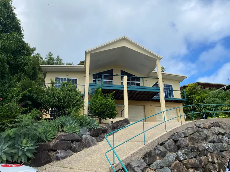 8 Woodwark Crescent