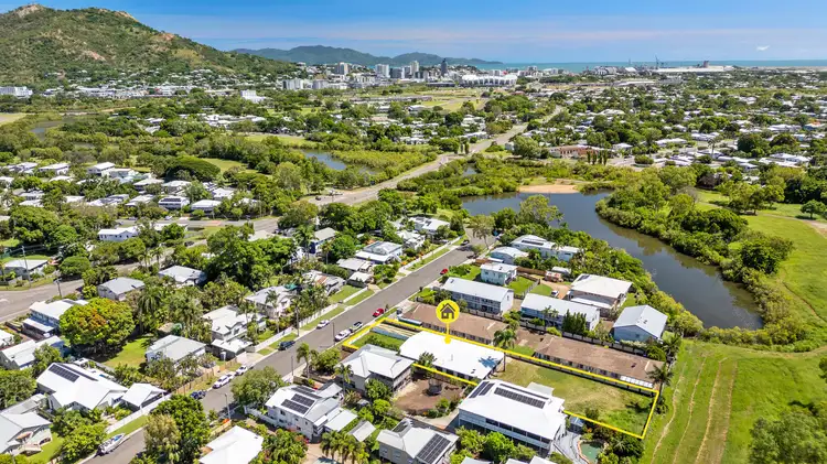 1 & 2/14 Sooning Street, Hermit Park QLD 4812