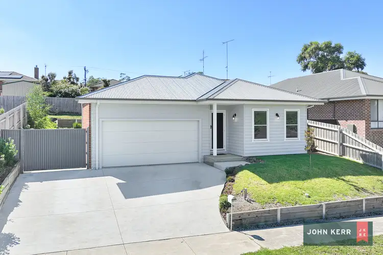 30 Amaroo Way, Newborough VIC 3825