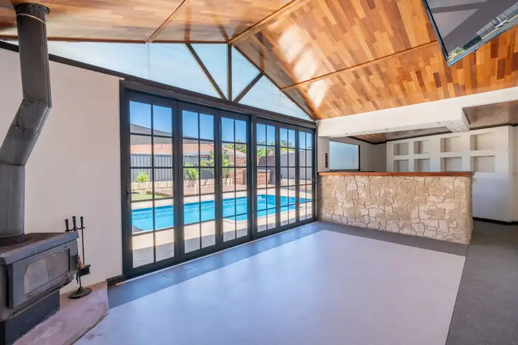 7 Tay Court, Cooloongup WA 6168