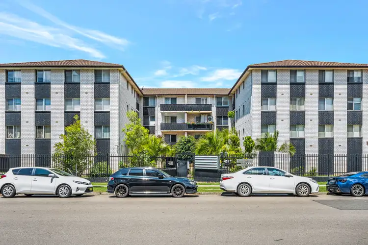 16/12 Goulburn Street, Warwick Farm NSW 2170