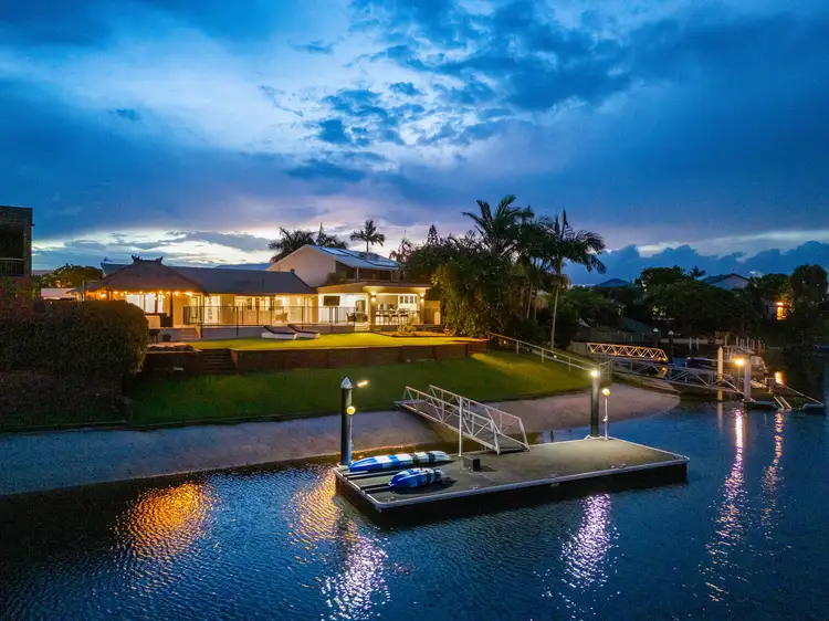 6 Donegal Crescent, Sorrento QLD 4217