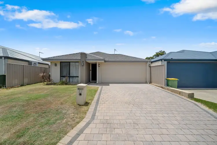 33 Rochdale Circle