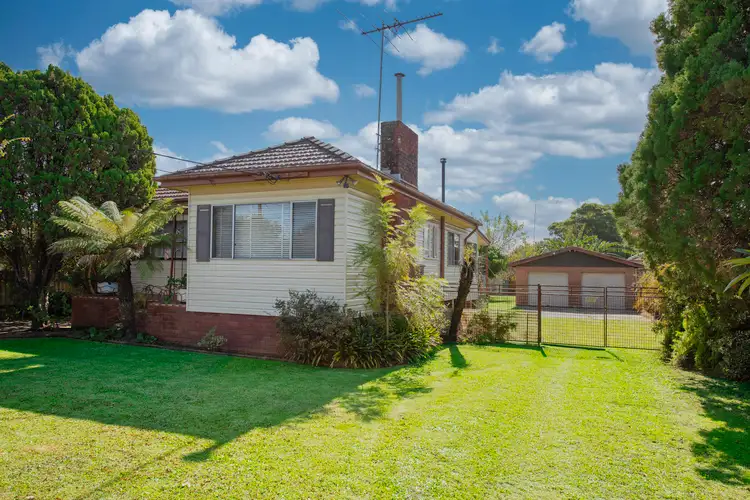 36 Barangaroo Rd, Toongabbie NSW 2146