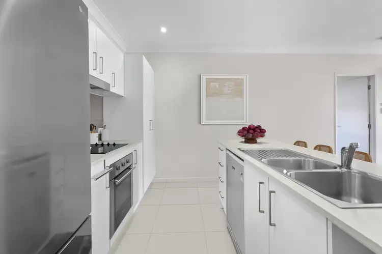 Fourth view of Homely unit listing, 2/15 Bellavista Circuit, Beaconsfield QLD 4740