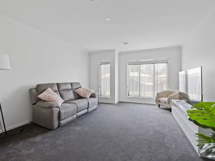 Second view of Homely house listing, 3 Piccadilly Court, Benalla VIC 3672
