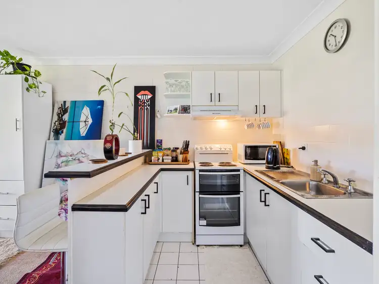 Third view of Homely unit listing, 4/2018 Wynnum Road, Wynnum West QLD 4178