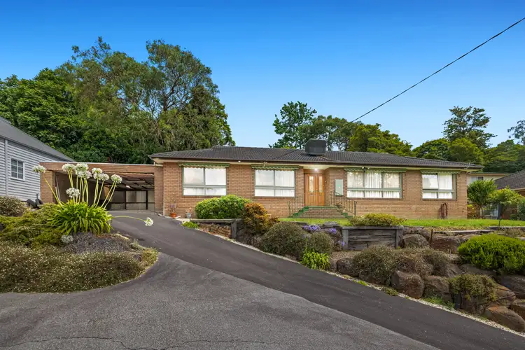 8 Craig Avenue, Ferntree Gully VIC 3156