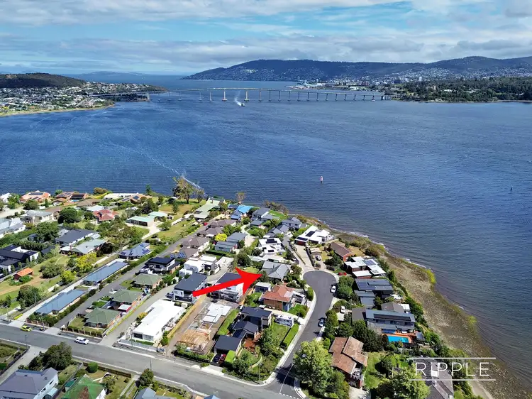 8 Lanrick Court, Lindisfarne TAS 7015