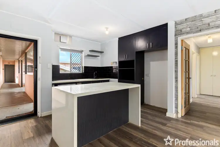 Seventh view of Homely house listing, 21/4 Canham Way, Orelia WA 6167