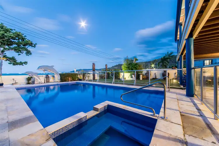 30 Coral Esplanade, Cannonvale QLD 4802