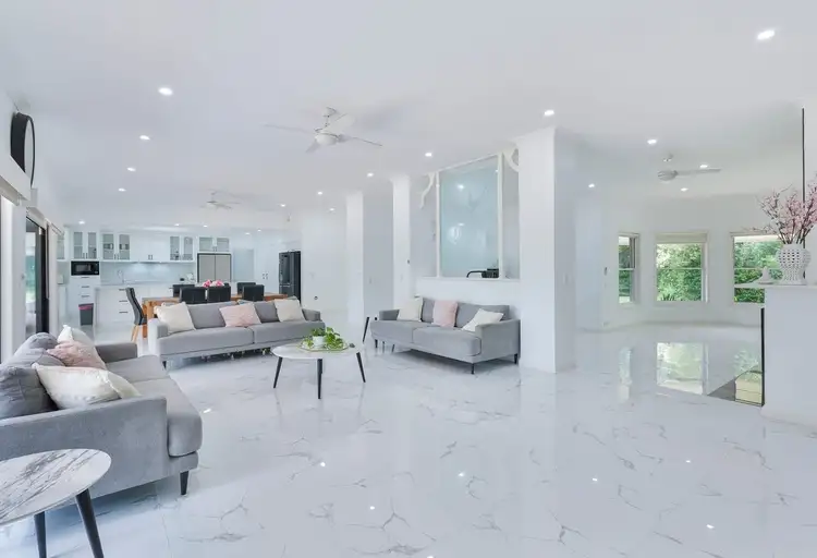 31 Riverdowns Crescent, Helensvale QLD 4212