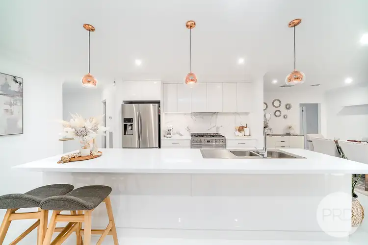 10 Nellywanna Street, Gobbagombalin NSW 2650