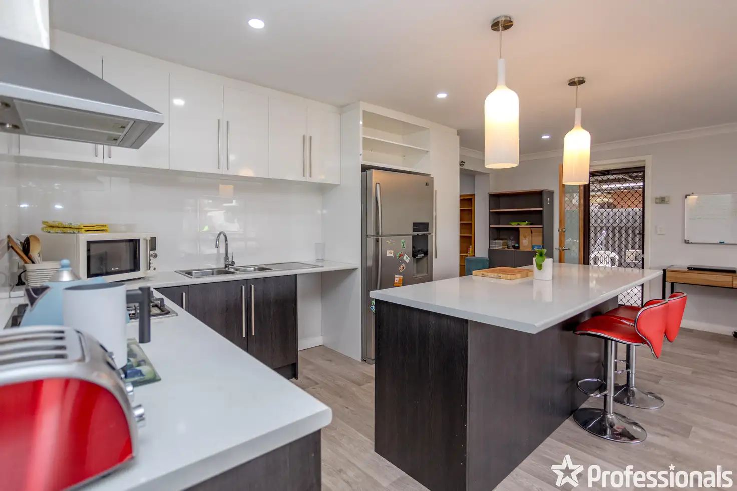 Main view of Homely house listing, 10 Becket Court, Camillo WA 6111