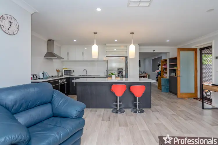 Fifth view of Homely house listing, 10 Becket Court, Camillo WA 6111