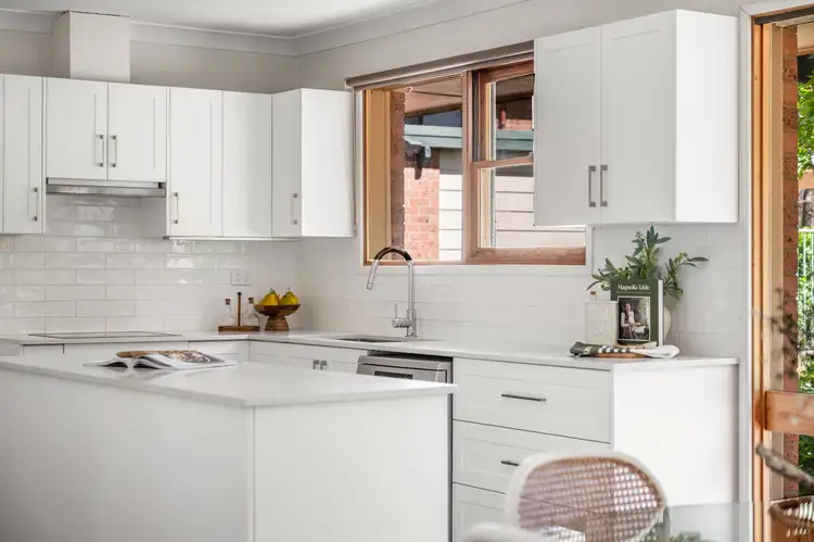 Sixth view of Homely house listing, 10 D'Arbon Avenue, Singleton NSW 2330