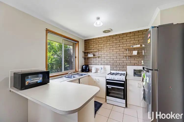 8/43 Wickham Street, Melton South VIC 3338