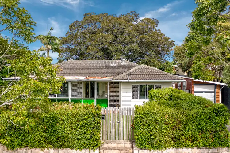 1 Vineyard Street, One Mile QLD 4305