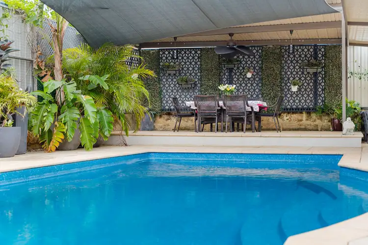 4 Kannemer Link, Meadow Springs WA 6210
