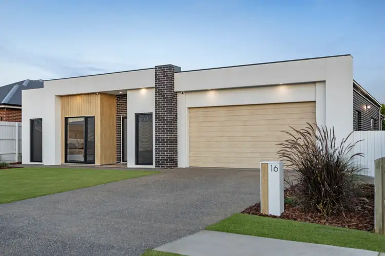 16 O'Neill Circuit, Kearneys Spring QLD 4350