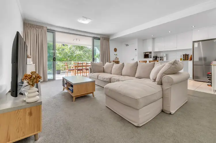 Sixth view of Homely unit listing, 31/2 Gaven Crescent, Mermaid Beach QLD 4218