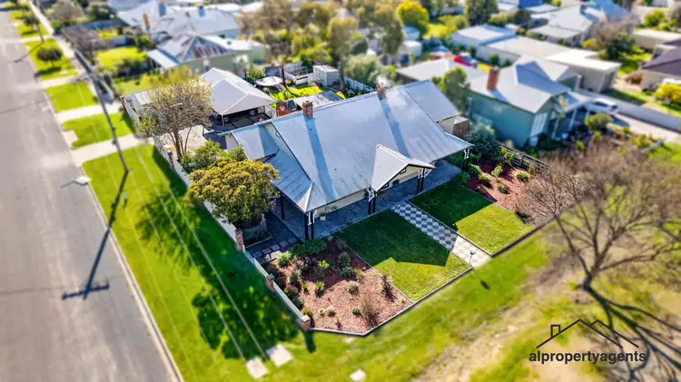 2 Milbourne Street, Warracknabeal VIC 3393