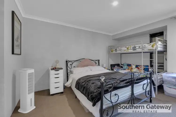 Seventh view of Homely house listing, 220 Runnymede Gate, Leda WA 6170