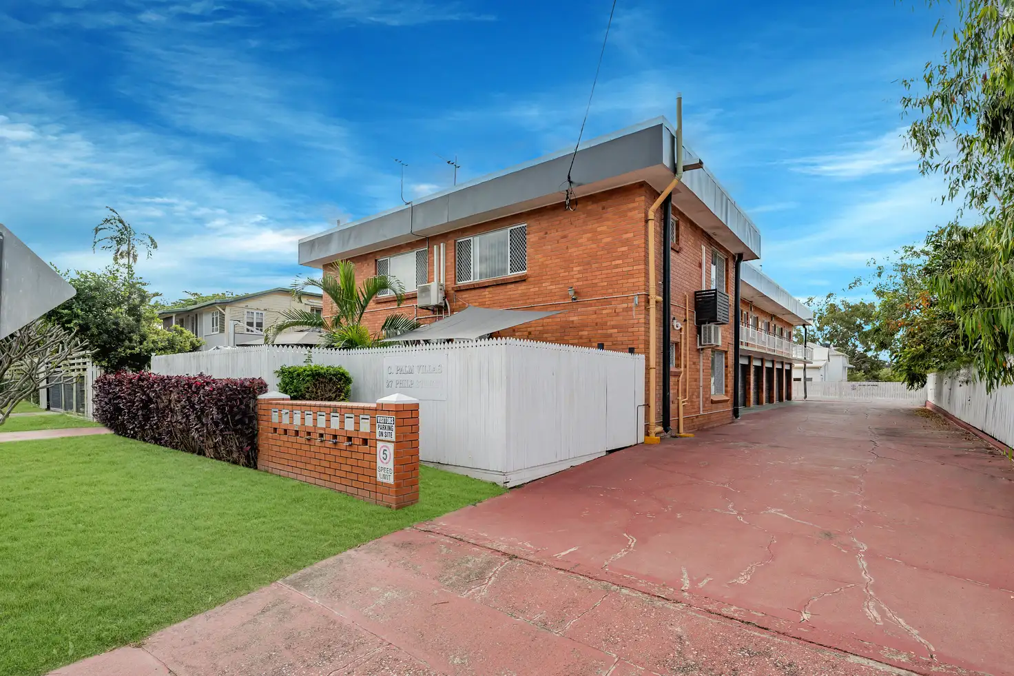 Main view of Homely unit listing, 2/27 Philp Street, Hermit Park QLD 4812