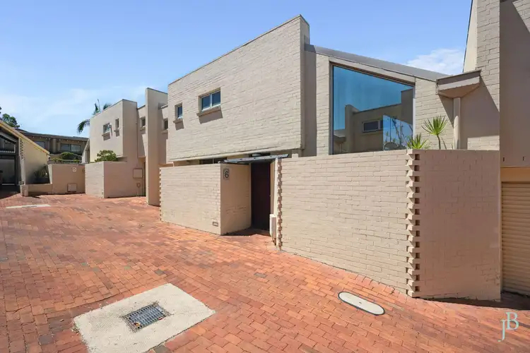 134 Labouchere Road