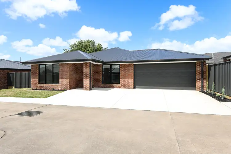 2/64 Curdie Street, Cobden VIC 3266