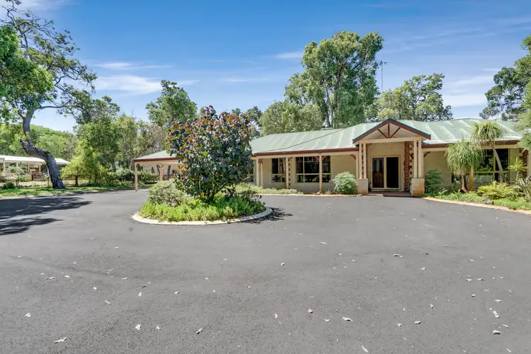 8 Seabreeze Close, Leschenault WA 6233