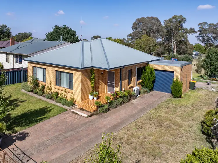 33 Dry Street, Boorowa NSW 2586