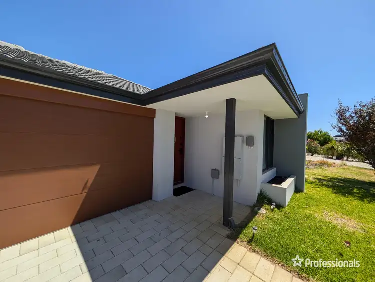 Second view of Homely house listing, 11 Bomere Chase, Aveley WA 6069