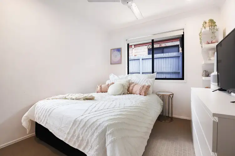 Sixth view of Homely house listing, 2/16 Marybeth Crescent, Molendinar QLD 4214