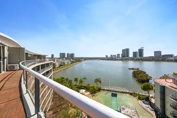 27 Bennelong Parkway